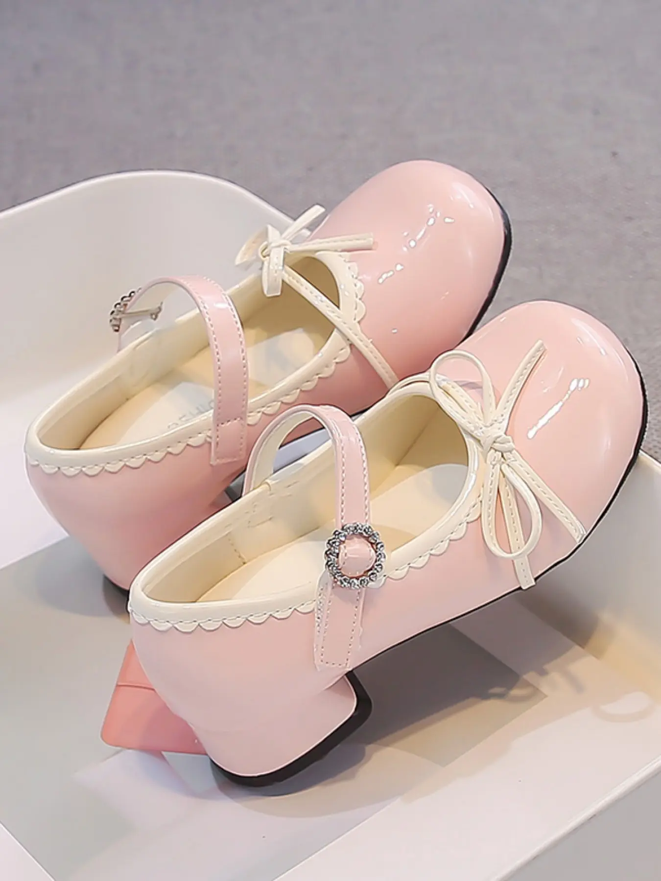Wide Round Toe Princess Shoes, Comfortable Low Heel, Elegant Butterfly Trim, Sweet Style, Glossy Finish, Scratch-Resistant, Rhinestone Buckle