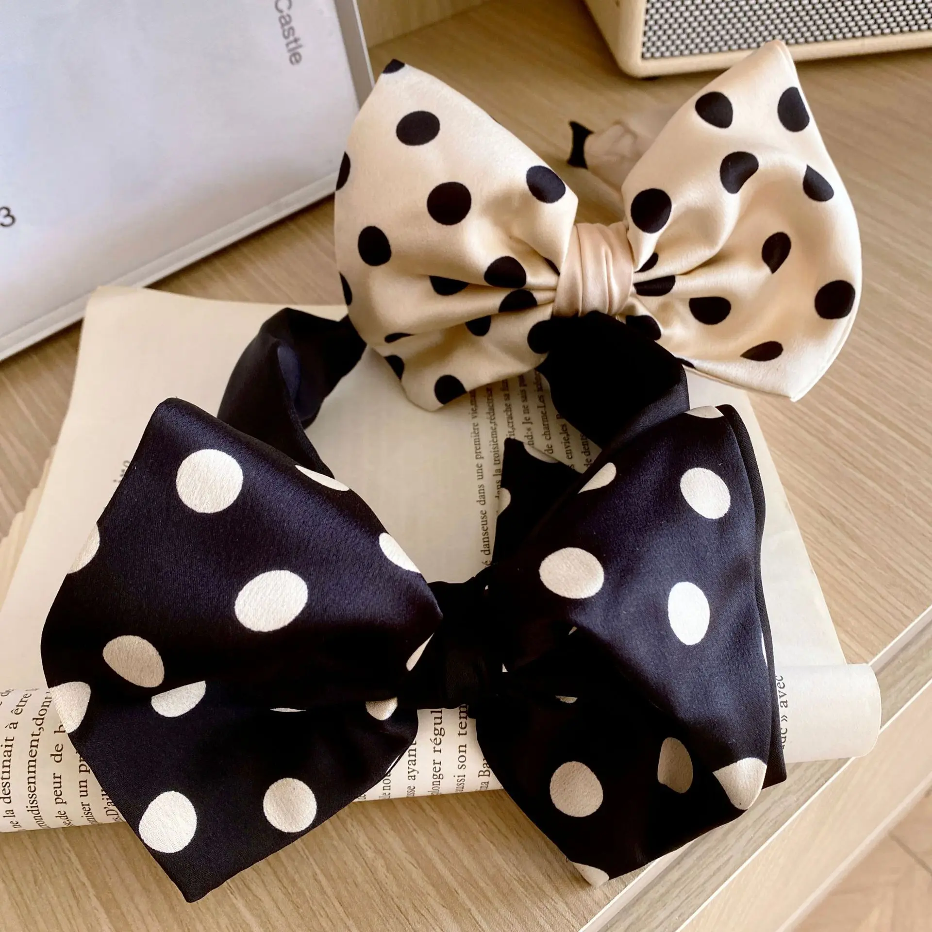 Polka Dot Satin Headband for Women, Wide Korean Retro Style Accessory with Elegant Bow Decor for Daily Hair Styling, Band-Shaped Headbands, Bow Accent Headbands