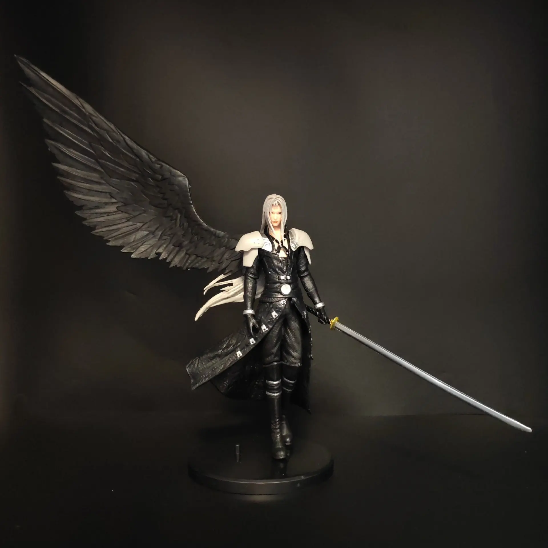 New Final Fantasy Sephiroth Angel Model Figure, Collectible Handmade Statue, Perfect Gift for Fans, High-Quality Detailing, Collectible Figure Ornament, Collectible Game Figure