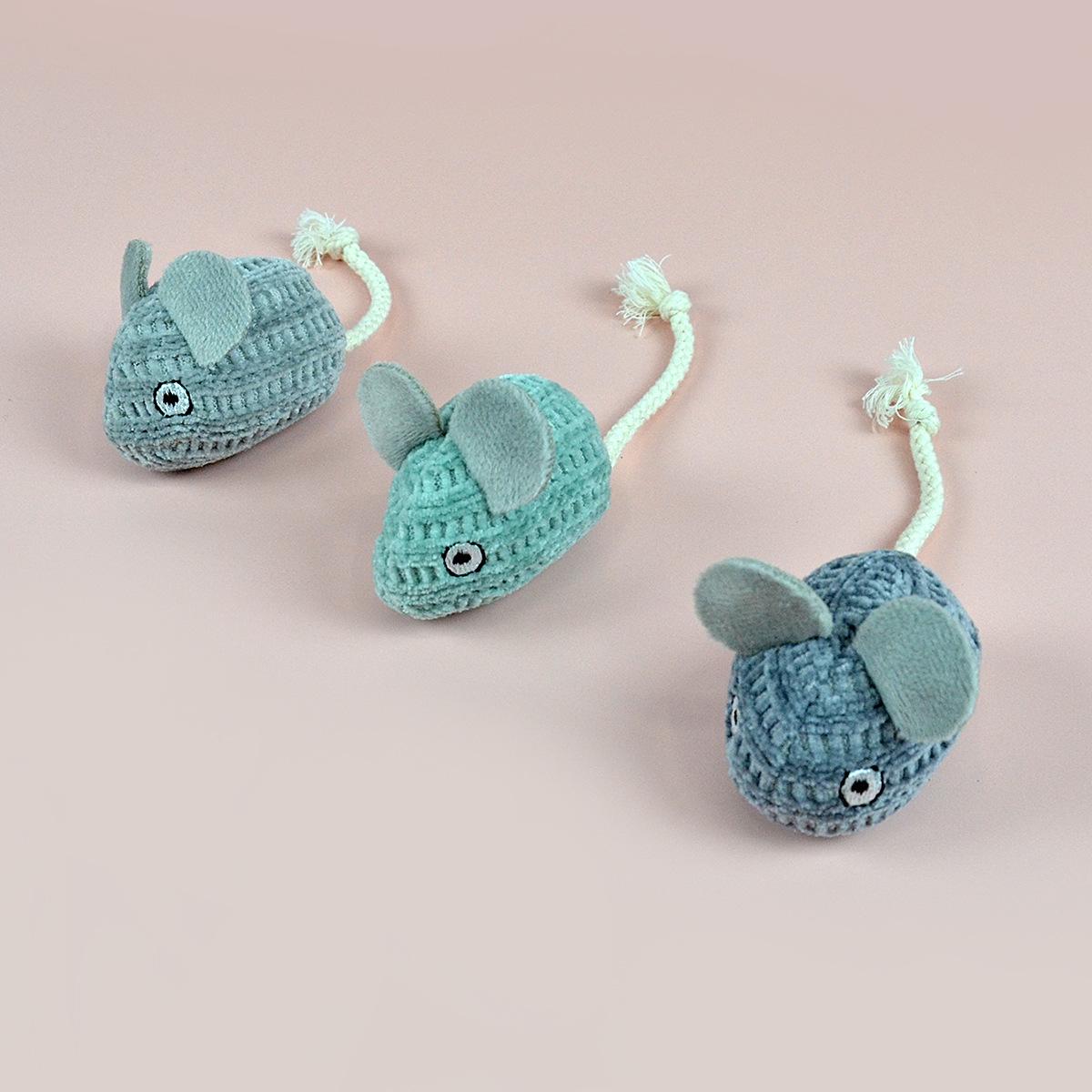 Gray realistic and funny mini plush mouse toy for daily play, a self-entertaining pet toy for cats