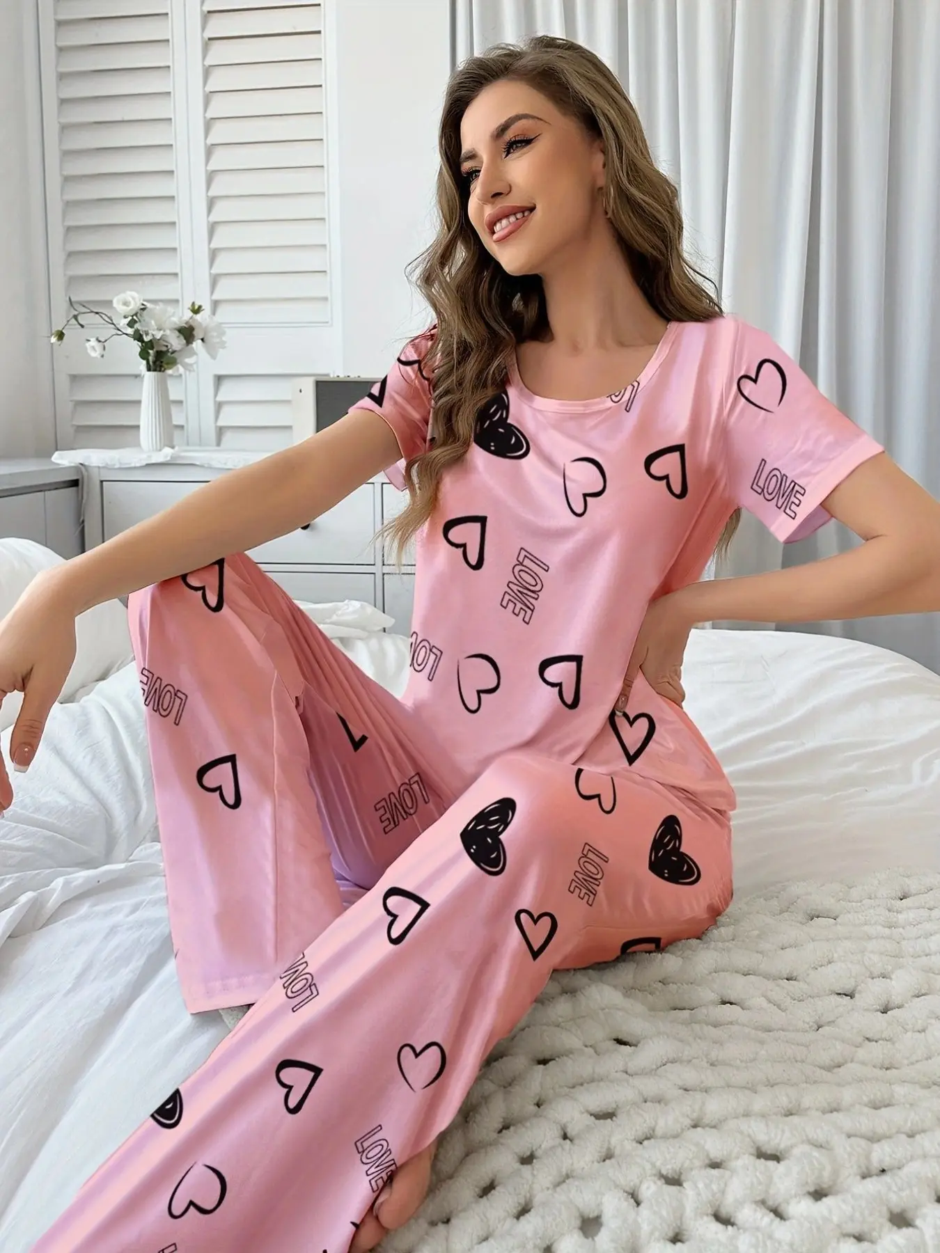 Heart Print Love Letter Pajama Set for Women, Short Sleeve Round Neck + Long Wide Leg Pants, Casual Loose-Fitting Sleepwear Two-Piece Set, Casual Loungewear Sets