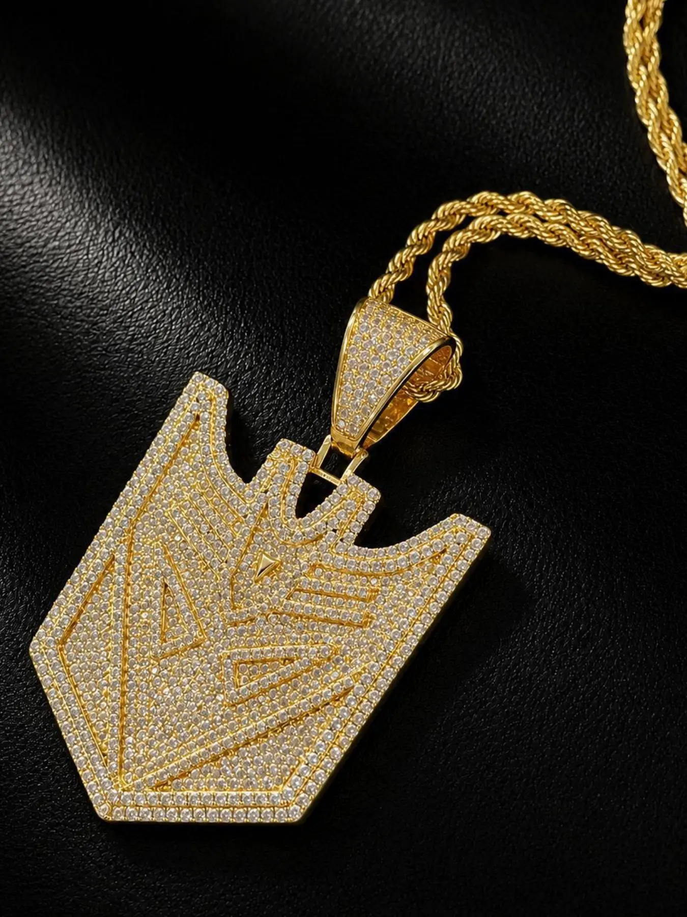 Transformers Pendant Necklace, Hip Hop Style, Unisex Couple Jewelry, Streetwear Accessory, Daily Wear, Trendy Fashion Item