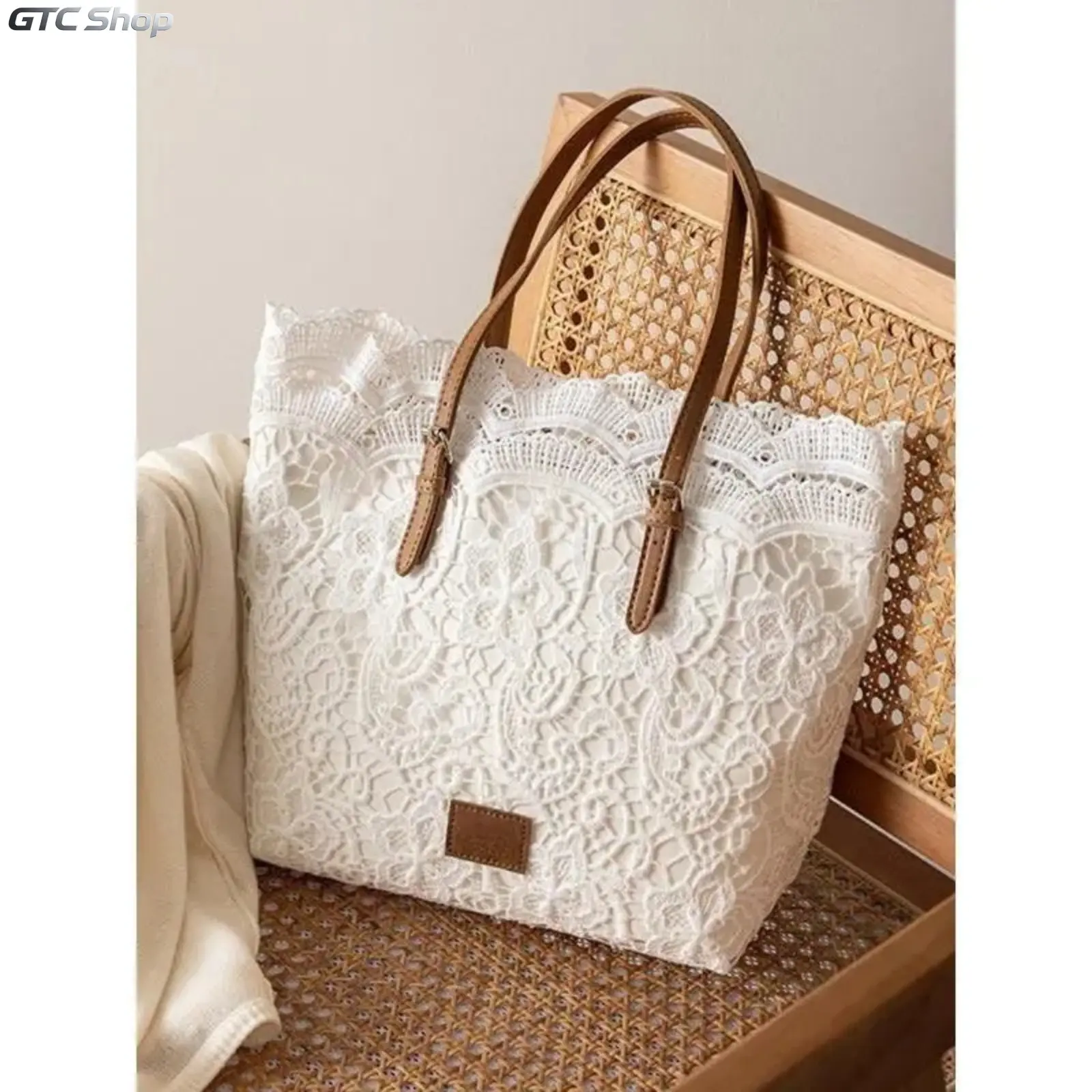 Women Vintage Lace Kiss‑Lock Shoulder Bag,Adjustable Strap Crossbody Purse,Lightweight Everyday Accessory,Ideal for Daily Use,Wedding & Dating Occasions