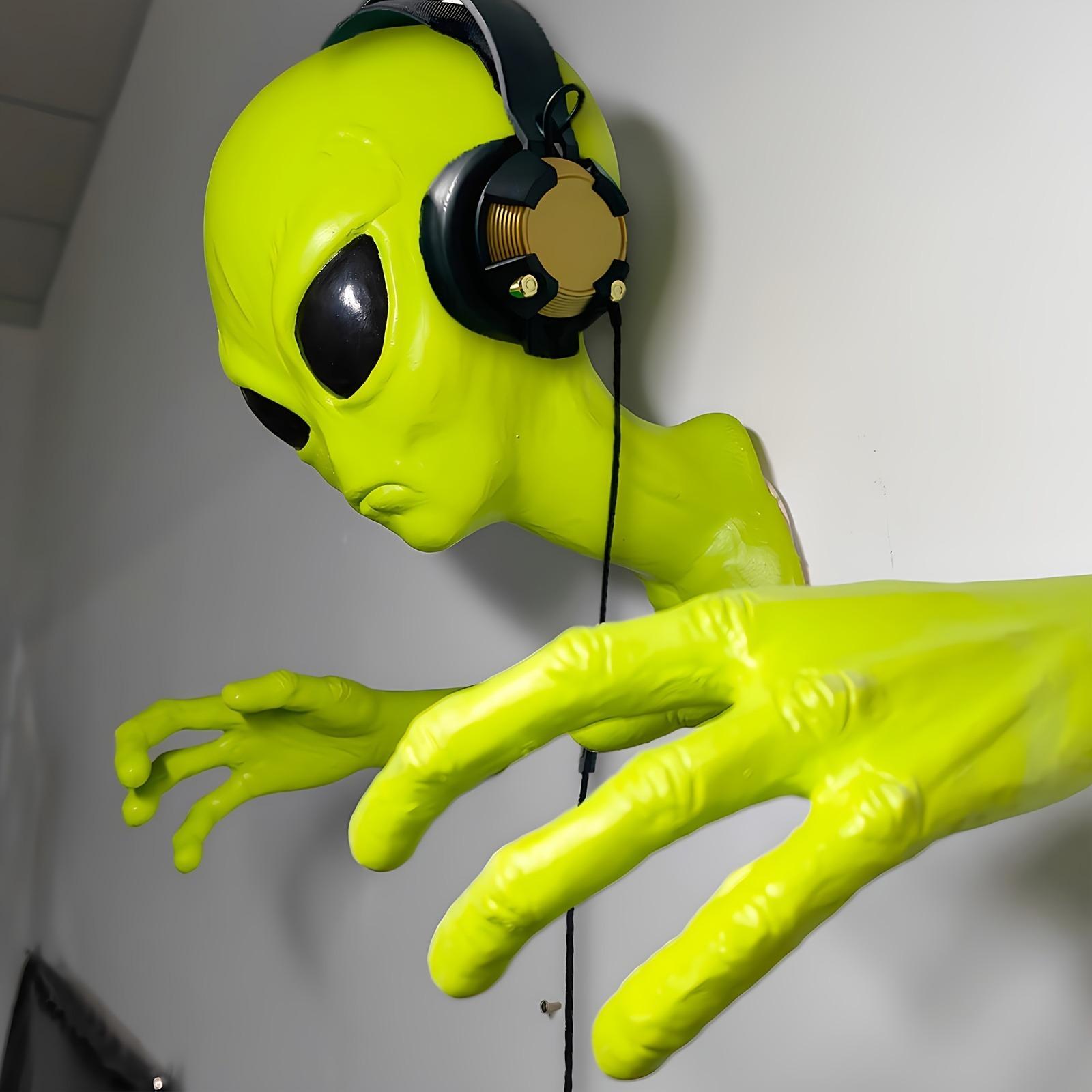 3D Alien Head & Hand Design Wall Mounted Decor Creative Wall Hanging Ornament, Wall Art Decor for Home Living Room Bedroom, Poster, Wall Art Decoration