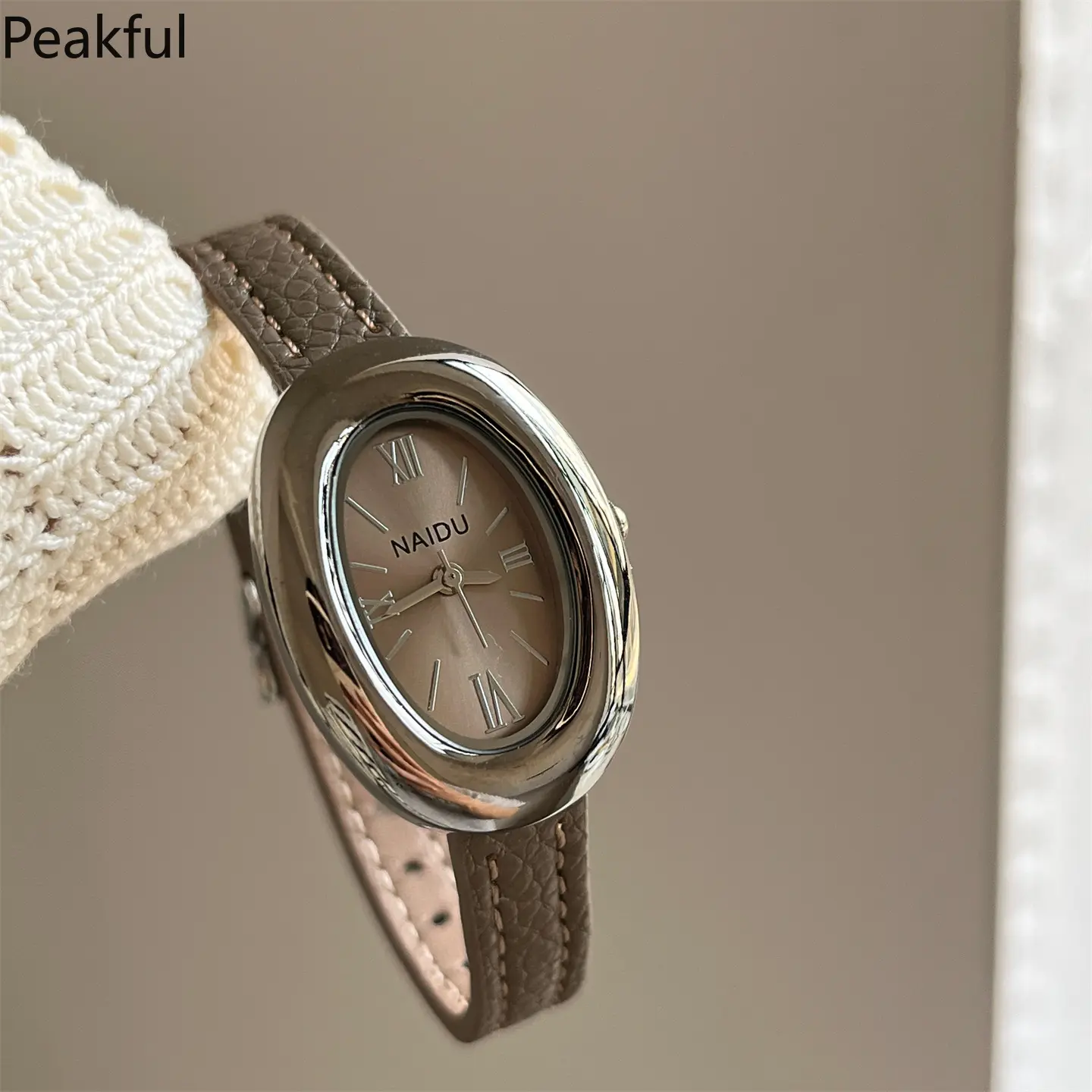Retro Gold Oval Women's Watch, Small Strap Dressy Minimalist Wristwatch, Classic Vintage Design for Office, Party & Southeast Asian Chic Style