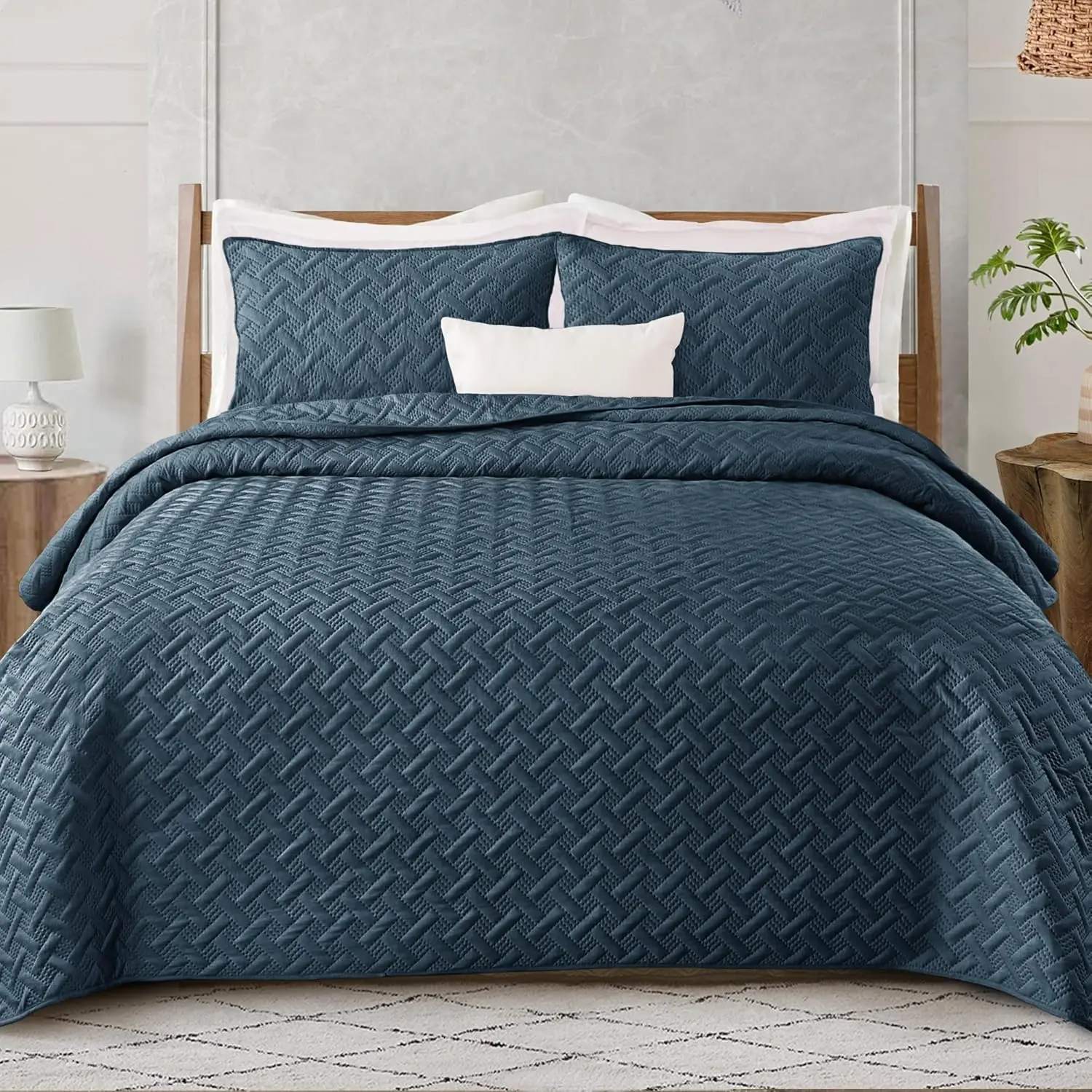 Wervity 3PCS Soft Quilt Set Queen Full Size, Lightweight Navy Patterned Bedspreads Coverlets All Season Bedding