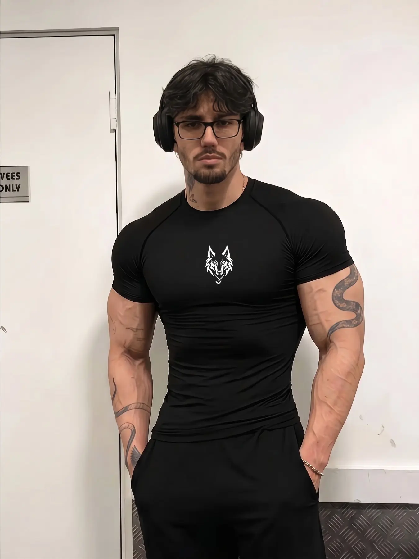 1pc Men's Muscle Fit T-Shirt Black Wolf Chest Graphic Print High Stretch Breathable Quick Dry Gym Workout Top Bodybuilding Activewear Athletic Training Short Sleeve Sport Tee Dry Fit Shirts