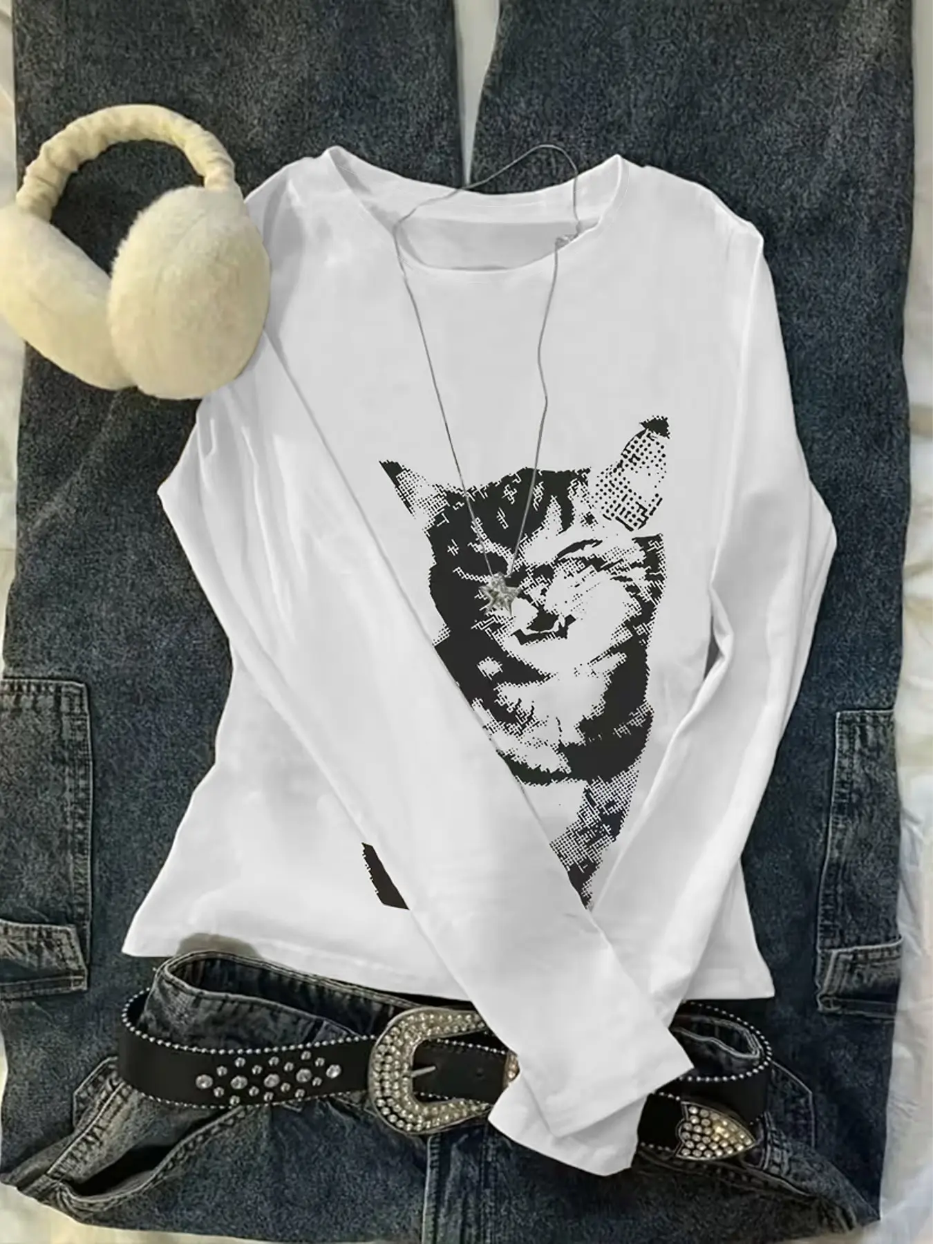 American Vintage Minimalist Round Neck Long Sleeve T-Shirt for Women, Cute Cat Print Slim Fit, All Season Casual Chic Top, Perfect Gift