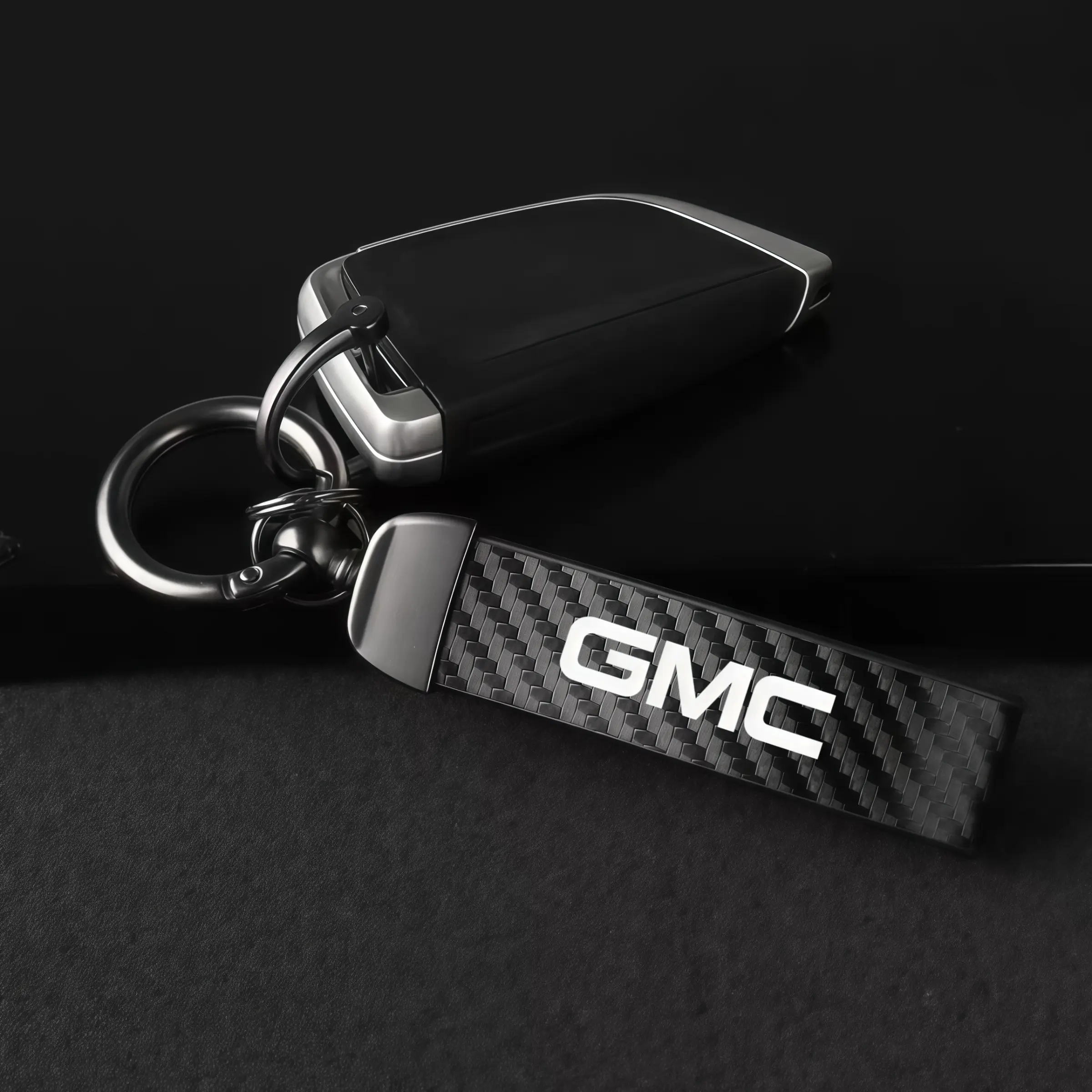 Leather Car Metal Keychain Key Ring, Car Key Holder for Gmc Models, Universal Automotive Decoration Accessory, Durable and Stylish Design