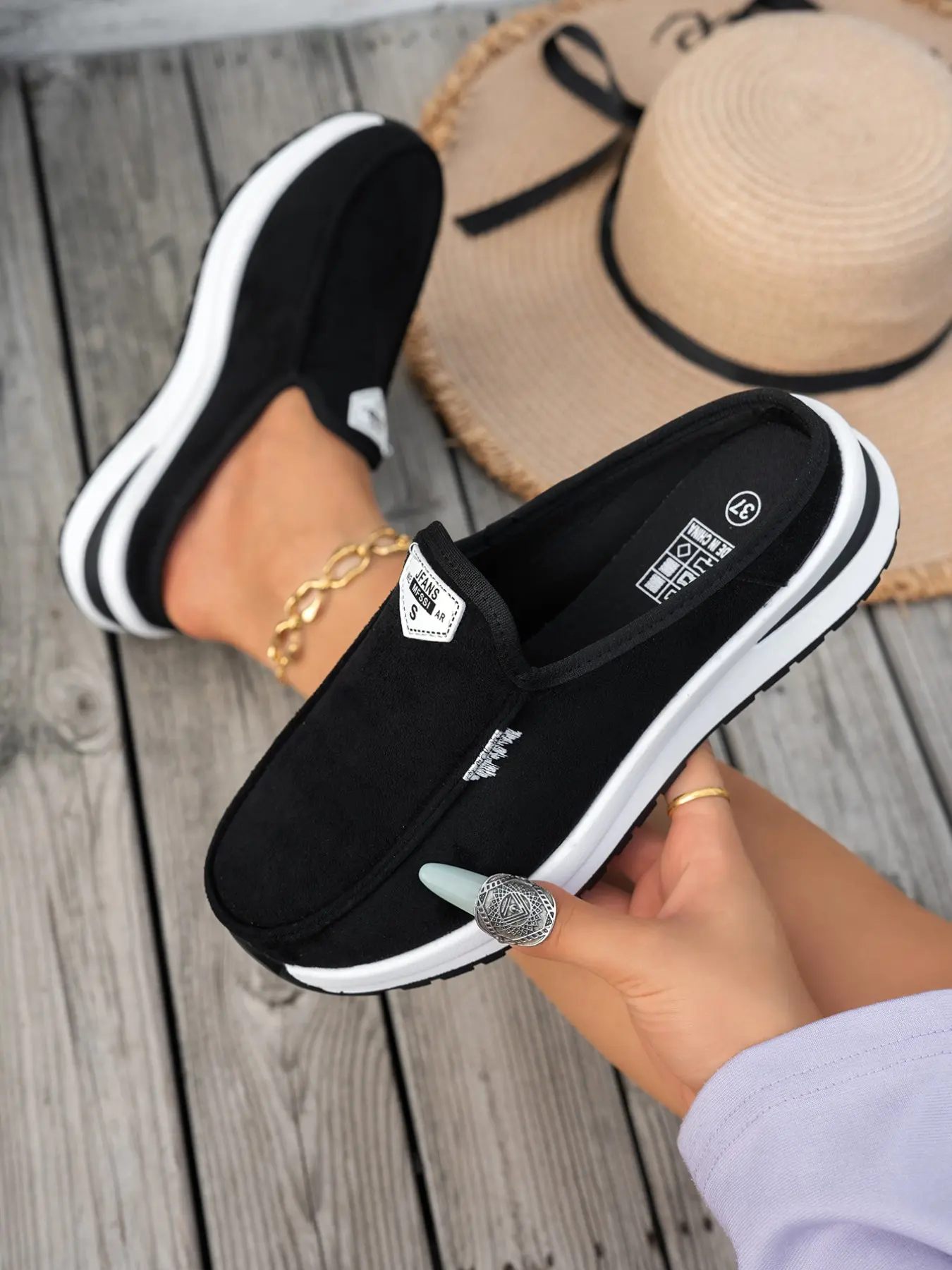 Women's Warm Soft Leather Slippers, Comfortable Non-Slip Design, Ideal for Daily Wear, Cozy and Stylish Footwear for All Seasons