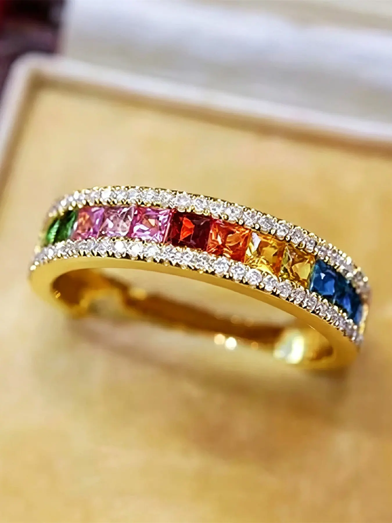 Exquisite Rainbow Zirconia Infinity Band Rings for Women and Man, Geometric Stackable Finger Rings, Delicate Jewelry for Engagements, Weddings, Parties, Daily Wear