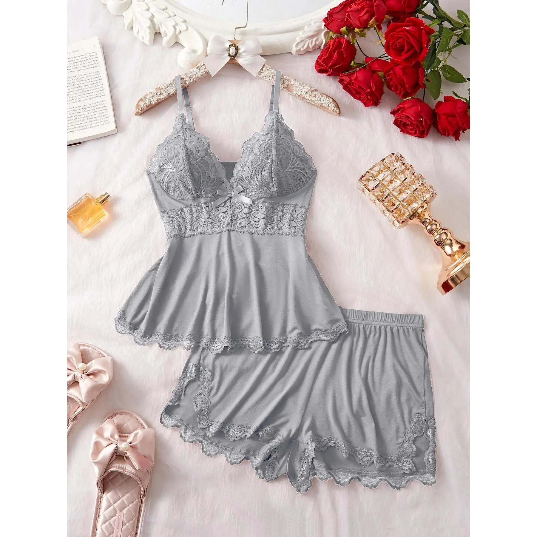 Women's Solid Color Lace Trim Cami Top & Shorts Pyjama Two-piece Set, Casual Comfy Soft Camisole & Shorts PJ Set Pajamas, Women's Sleepwear & Loungewear Homewear for All Seasons, Lingerie, Womenswear