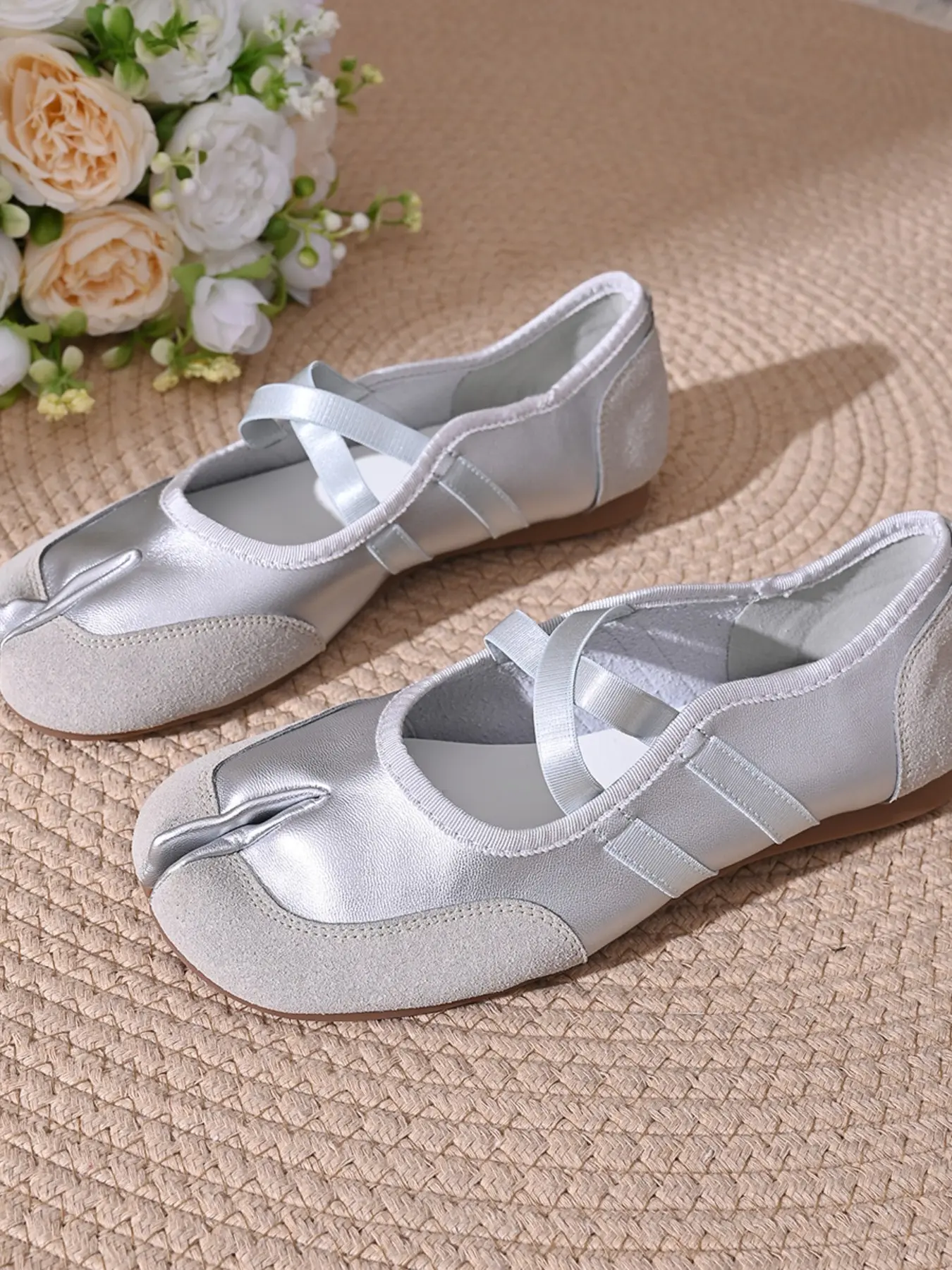 Women Color Block Split Toe Crisscross Elastic Strap Ballet Flat Shoes Summer Slip On Mary Jane Flats, Two-Tone Patent Suede Mix Cushioned Thin Flexible Flat Sole Dance Office Daily Casual Footwear, 4 Colors Black Mustard Yellow Wine Red Metallic Silver