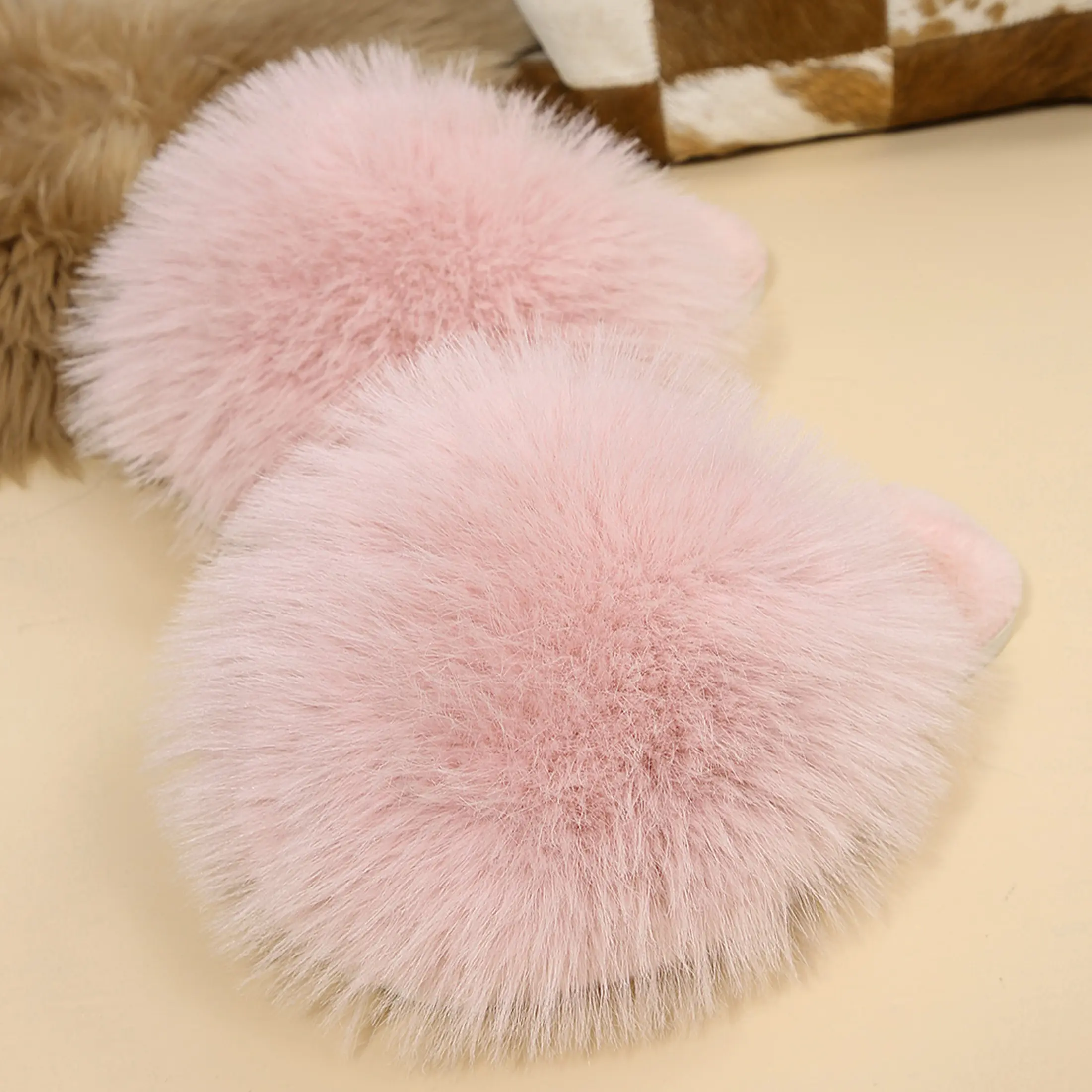 Women's Vegan Slippers Fuzzy Slides Fluffy Sandals Indoor Outdoor Slipper