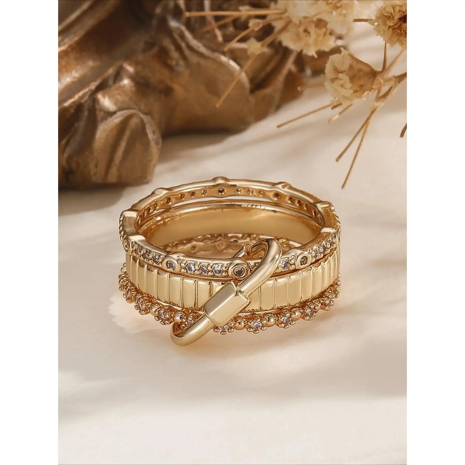 1pcs Three-ring Criss Cross Adjustable Ring for Halloween and Christmas Festivals, Made of Synthetic Zirconia Copper, for Family and Friends As A Gift