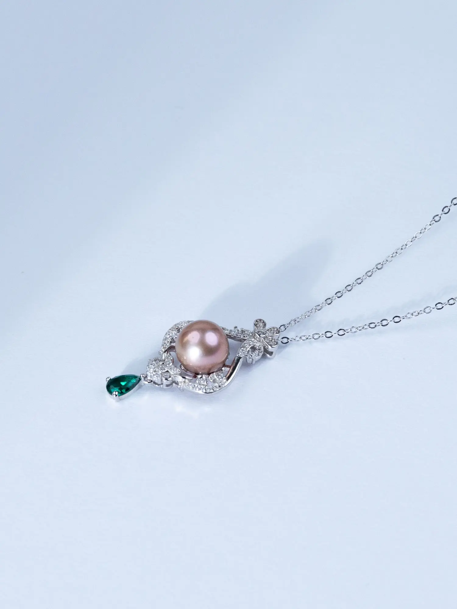 Freshwater Pearl Pendant 8-9mm, Vintage Court Style, S925 Silver Color, Round Shape, Flawless Surface, Zh13180