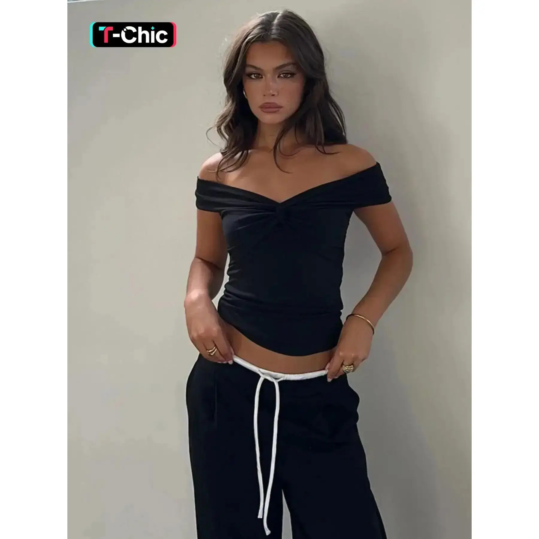 Women's Plain Basic Fashion V Neck Tee Top, Casual Street Short Sleeve T-Shirt for Summer, Women's Clothing for Daily Wear, Tshirt, Casual Fashionable Top