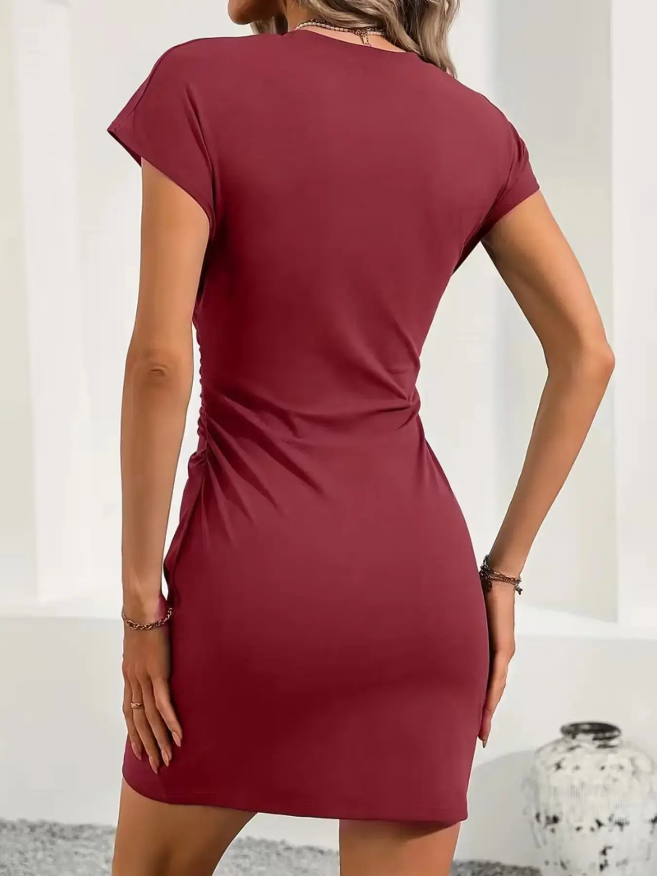 Women's Plain Round Neck Summer Casual Classy Dress, Slim-Fitting Design, Basic Simple Minimalist Style, Perfect for Everyday Wear & Casual Occasions, Sundress