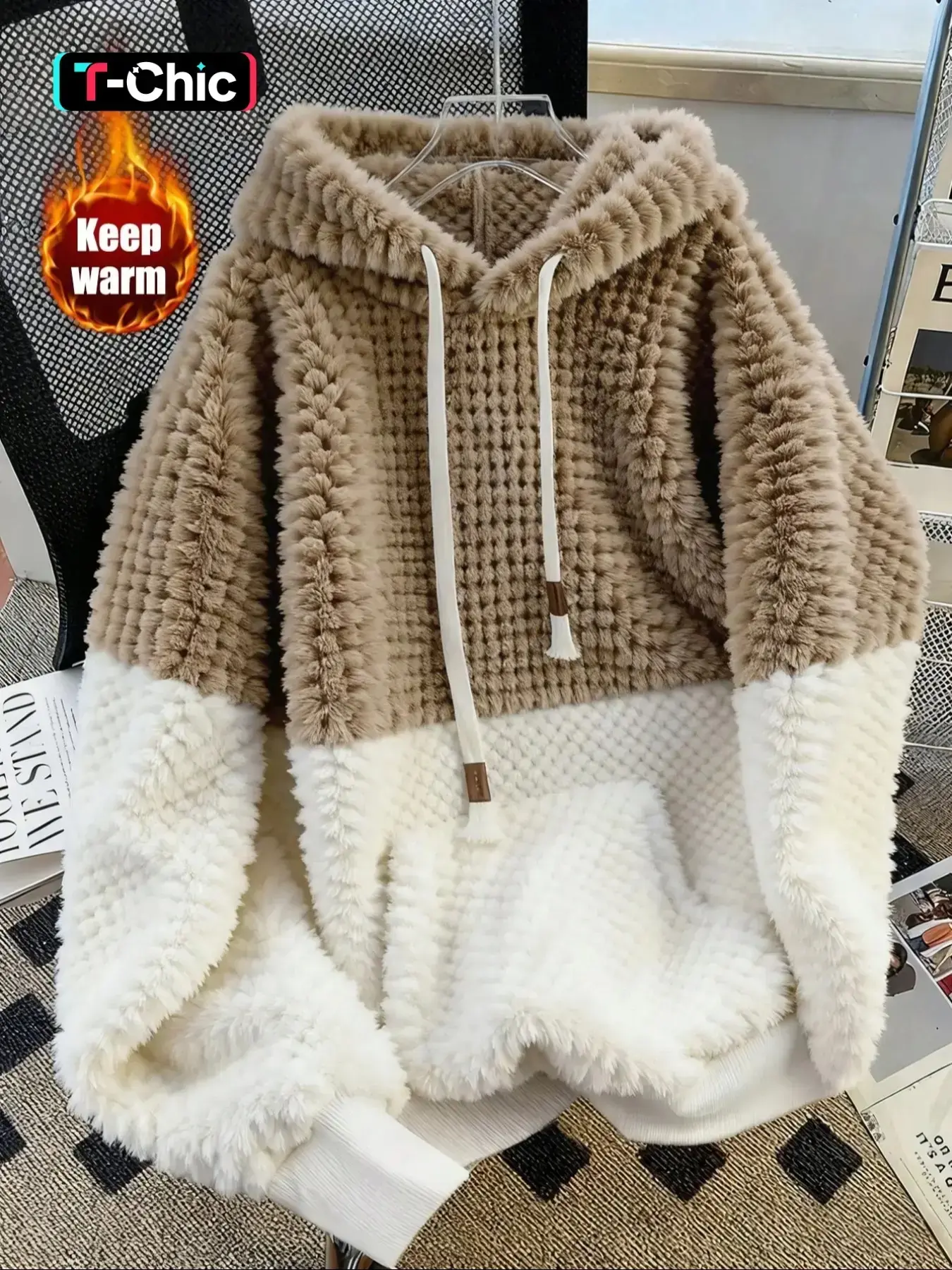 2026 Women's Color Blocking Hooded Pullover Sweatshirt Casual Comfy Plush Soft Fluffy Fall Winter Warm Loose Daily Top Outfits
