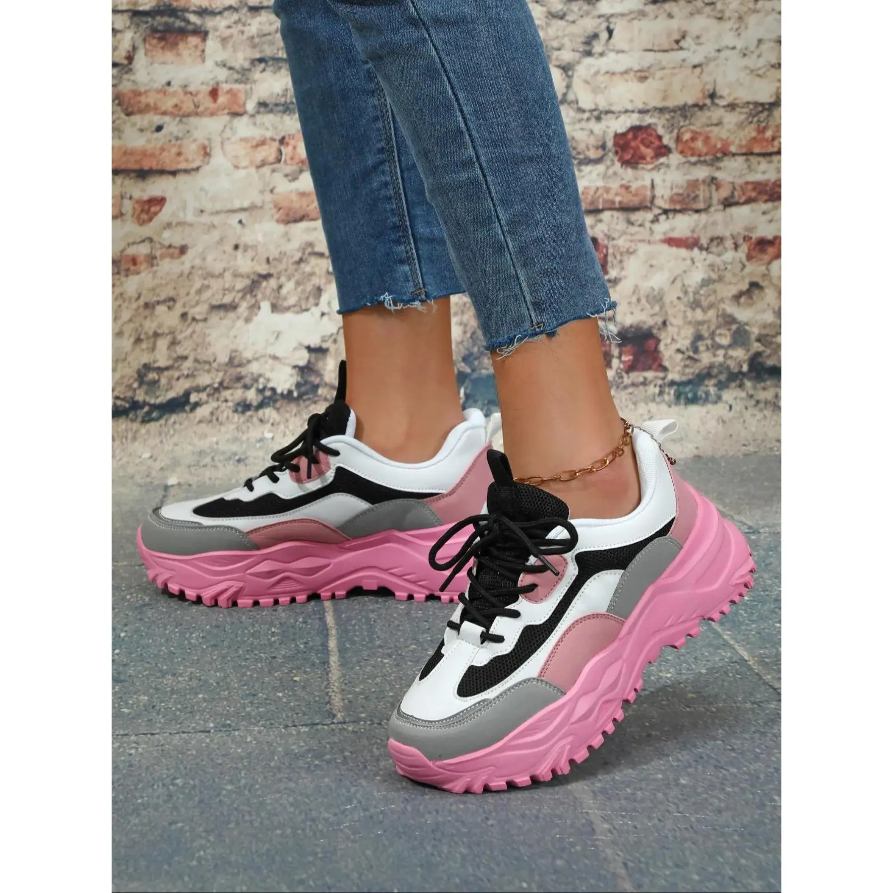 2026 Women's Fashionable Patchwork Lace-Up Low-Top Running Sneakers, Flexible Casual Breathable Round-Toe Chunky All-Match Daily Sports Footwear for Females, Flexible Women's Running Shoes