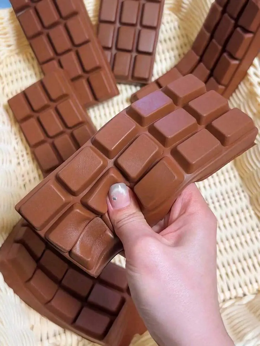 Realistic Chocolate Stress Relief Squishy Toy, Squeeze Play And Stress Relief, Adult Stress Relief Desktop Squishy Toy, Chocolate Shape, Soft And Elastic Dough Texture Stress Relief Squishy Toy, Cute Chocolate Collectible, Chocolate Squishy Toy,