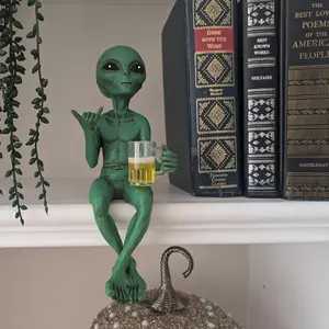 Alien Design Beer Drinking Statue, 1 Box Fun & Humorous Outer Space Decor, Alien Figurine with Beer Mug, Ideal Gift for Sci-Fi Fans, Ornaments