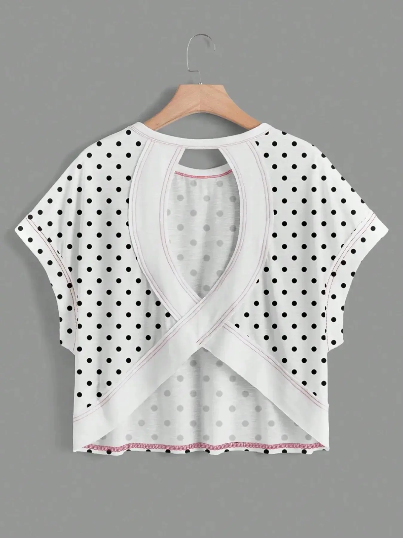 Women's Casual Vibe Polka Dot Batwing Sleeve Backless Cutout Tee, Sporty Top, Loose-Fit Retro T-Shirt for Vacation, Summer Wear