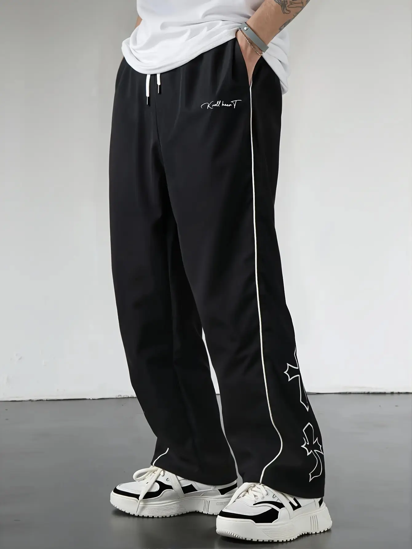 Men's Black Athletic Pants with White Side Stripes & Embroidery Design Casual Gym Wear Sweatpants Tracksuit Sports Bottoms Athleisure Style Tracksuit Outfit Sweatpants Set Drawstring Straight Leg Workout Clothes,father'sdaygifts